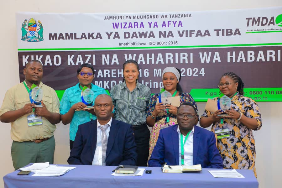TMDA YATOA TUZO KWA WAANDISHI WA HABARI