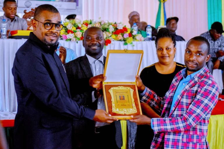 RUNALI WAMPATA TUZO RAIS DR SAMIA, WAZIRI MKUU KWA KUKUZA SEKTA YA KILIMO