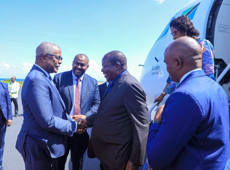 MAKAMU WA RAIS AKIWASILI NCHINI COMORO