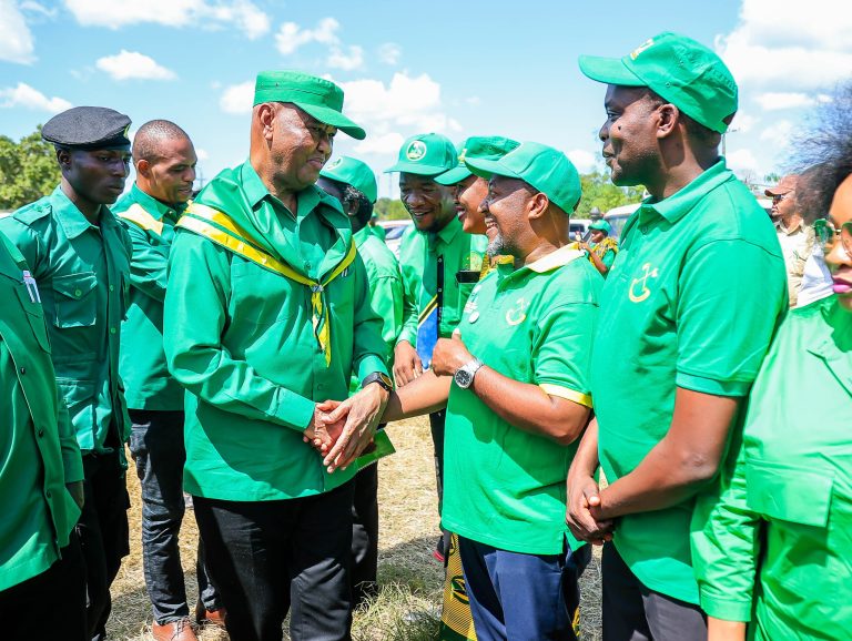 KINANA: RAIS DK. SAMIA AMEDHAMIRIA KUMTUA MWANAMKE KUNI KICHWANI.