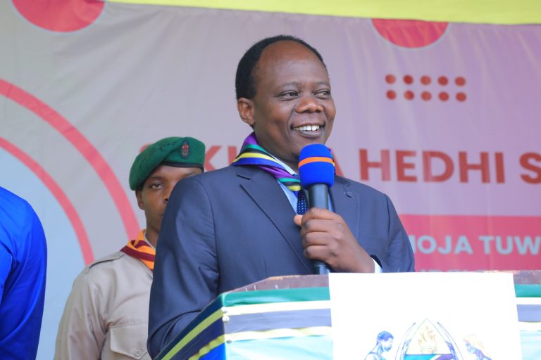 WAZAZI TENGENI BAJETI YA YA KUWANUNULIA TAULO ZA KIKE WATOTO WENU