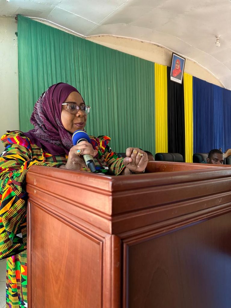 SERIKALI KWA KUSHIRIKIANA NA WADAU WAENDESHA MAFUNZO UTAMBUZI WA NOTI KWA VIZIWI