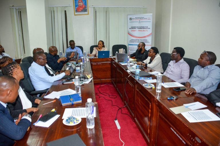 CHUO KIKUIU MZUMBE WAKUTANA NA WADAU WA NJE ILI KUPITIA PROGRAMU YA SHERIA KWA NJIA YA TEHAMA