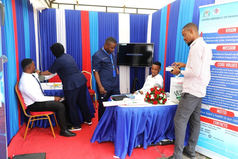 WAHANDISI WAFANYIWA VIPIMO VYA VIASHIRIA VYA MOYO