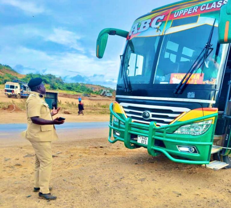 FUNGENI MKANDA MUDA WOTE MUWAPO SAFARINI