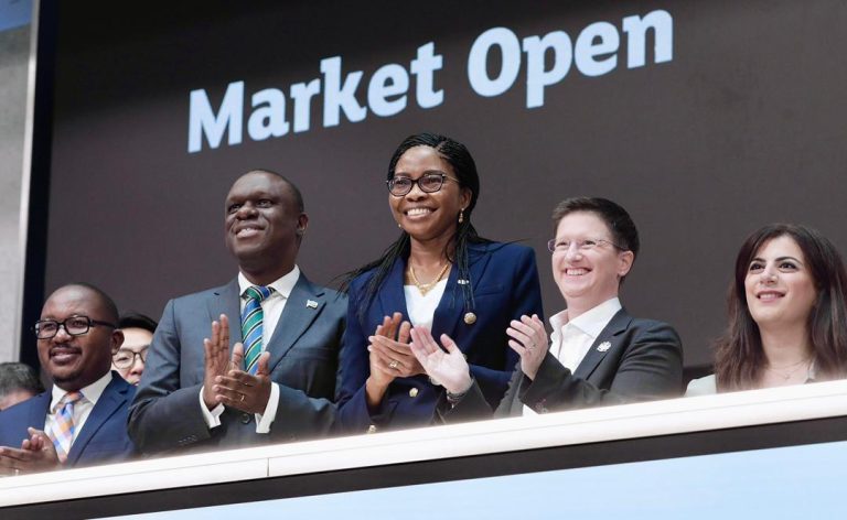 HATI FUNGANI YA NMB JAMII YAANZA KUUZWA SOKO LA HISA LONDON UINGEREZA