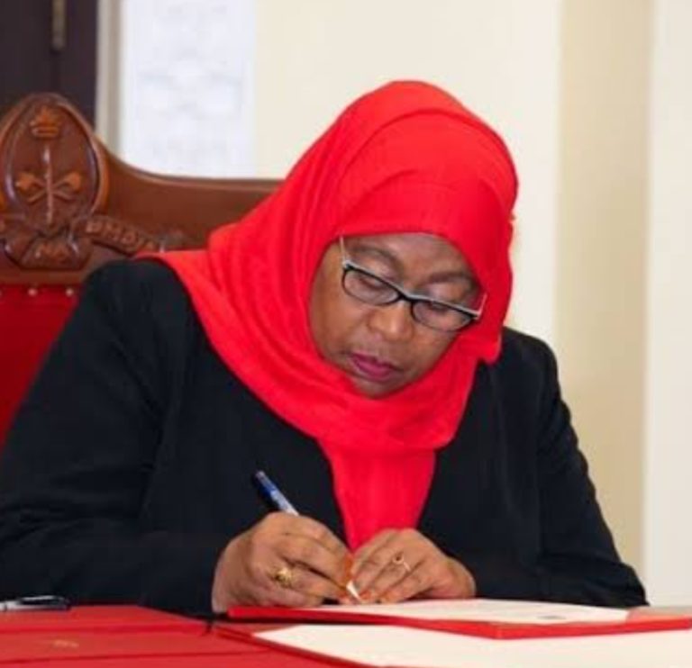 RAIS SAMIA AFANYA UTEUZI WA VIONGOZI MBALIMBALI USIKU HUU