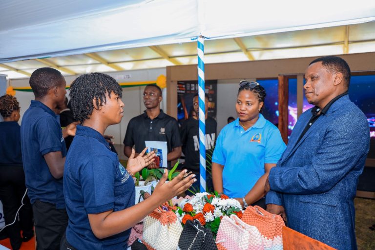 MZUMBE KUENDELEA KUKUZA BUNIFU ZA WANAFUNZI WAKE
