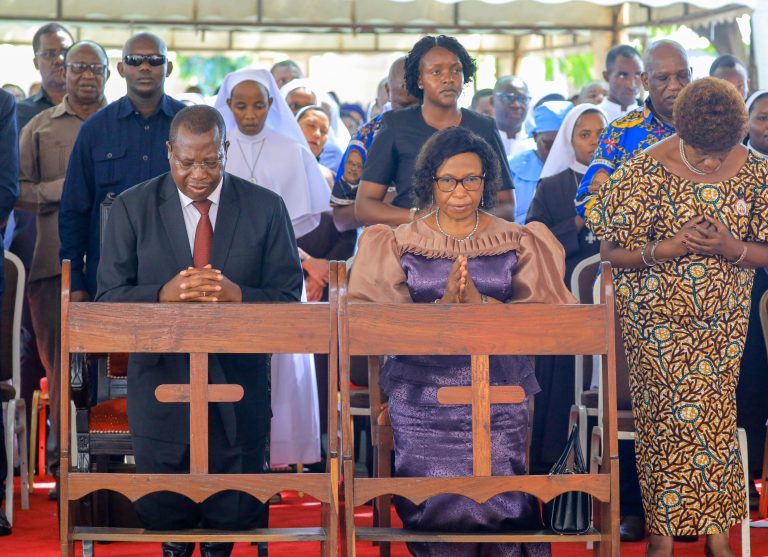 MAKAMU WA RAIS KATIKA JUBILEI YA MIAKA 25 YA UASKOFU WA RUWAICHI