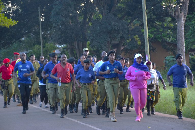 BONDWA HIKING CLUB,POLISI WAIPA MOTO KAULI YA WAZIRI MKUU