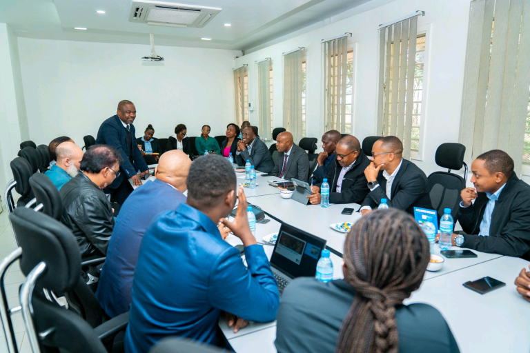 KAMPUNI YA SARUJI YA MBEYA YAGAWA GAWIO KWA WANAHISA WAKE