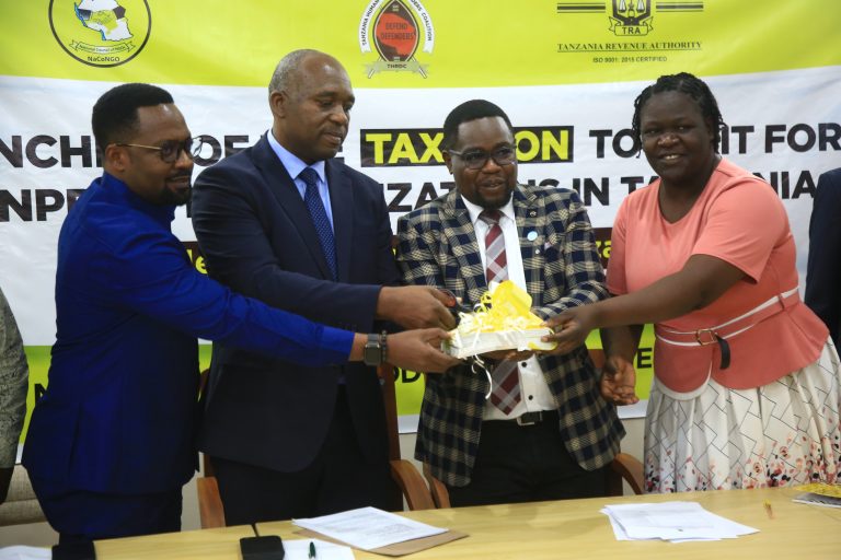 THRDC NA TRA WAZINDUA KITABU CHA MWONGOZO KUHUSU KODI KWA MASHIRIKA YASIYOJIENDESHA KWA FAIDA TANZANIA