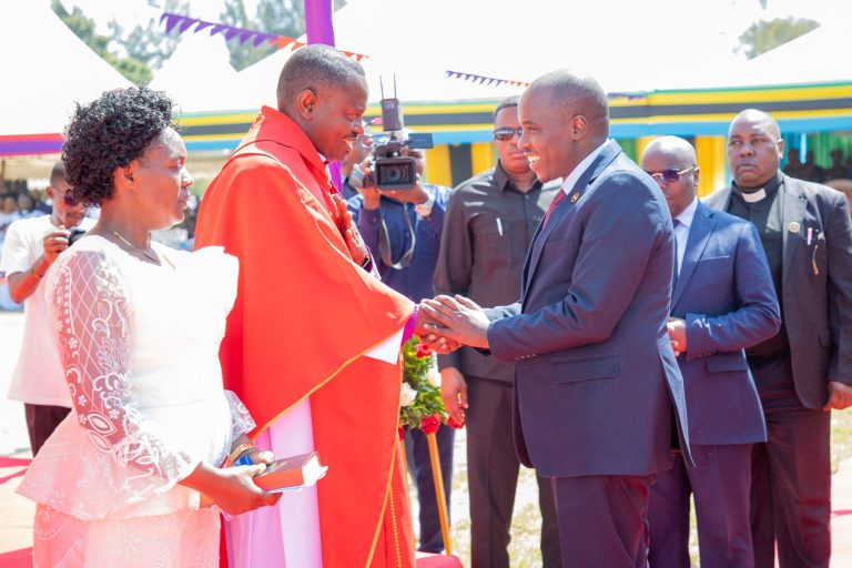 TOFAUTI ZA DINI, SIASA ZISIWAGAWE WATANZANIA – DKT. BITEKO