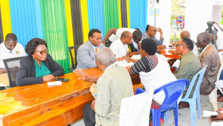 WANANCHI WAENDELEA KUJITOKEZA JIJI DODOMA KUPATA HUDUMA ZA ARDHI