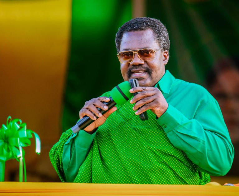 DKT. EMMANUEL NCHINBI AHUTUBIA WANANCHI WA MWANGA KILIMANJARO
