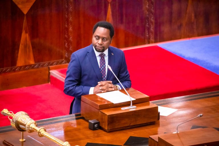 SERIKALI KUAJIRI WATUMISHI WA AFYA 10,112