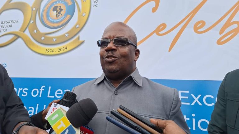 WATAALAMU NA WATAFITI MBALIMBALI WA MASUALA YA AFYA KUTOKA NCHI TISA WANACHAMA WA ECSA-HC WAKUTANA MKOANI ARUSHA .