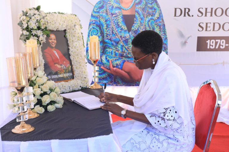 SPIKA WA BUNGE ASHIRIKI MAZISHI YA ALIYEKUWA MBUNGE WA AFRIKA MASHARIKI  DKT SHOGO MLOZI
