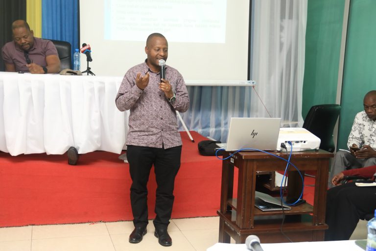 WACHIMBAJI WADOGO WA MADINI WAPATA ELIMU YA UTUNZAJI MAZINGIRA