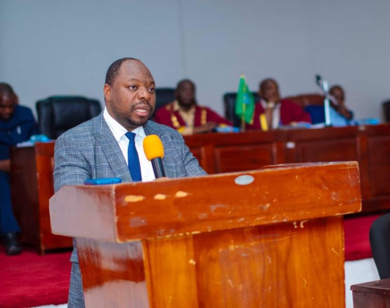 RC CHALAMILA APONGEZA HALMASHAURI YA JIJI KWA HATI SAFI MIAKA 8 MFULULIZO
