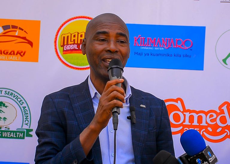 MEYA WA JIJI LA ARUSHA AZINDUA MSIMU WA PILI WA MBIO ZA MASAFA ZA KISWAHILI .