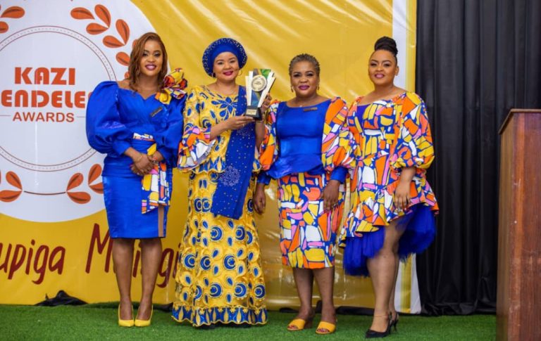GENERATION QUEENS (MWANAMKE SAHIHI FETE)YATOA TUZO ZA” KAZI IENDELEE AWARDS”-MSIMBE