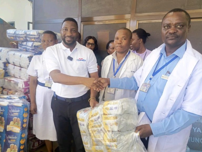 KAMPUNI YA dRAFCO YATOA MSAADA WA TAULO DIAPER HOSPITALI YA MBAGALA RANGITATU
