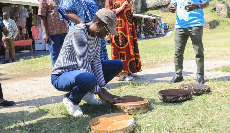 DKT. TULIA AWAONGOZA WAJUMBE WA IPU KUTEMBELEA VIVUTIO VYA ZANZIBAR