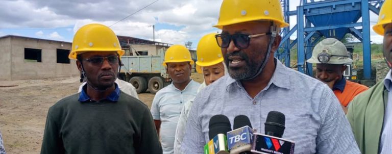 GST YALETA TAMASAM KWA WACHIMBAJI WADOGO WA MADINI WA TANZANITE MIRERANI