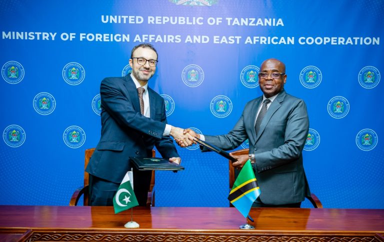 KAIMU MKURUGENZI WA ASIA WIZARA YA MAMBO YA NJE AZUNGUMZA NA BALOZI WA PAKISTAN