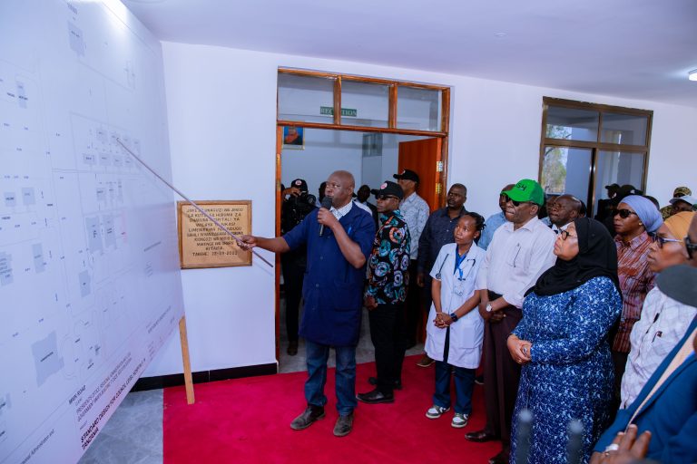  RAIS DKT. SAMIA AANZA ZIARA YA KIKAZI MKOANI RUKWA KWA KUZINDUA HOSPITAL YA WILAYA YA NKASI   