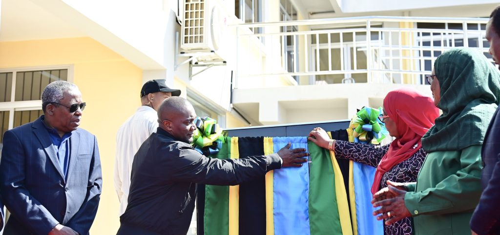 RAIS SAMIA AFUNGUA JENGO LA HALMASHAURI YA WILAYA YA KALAMBO