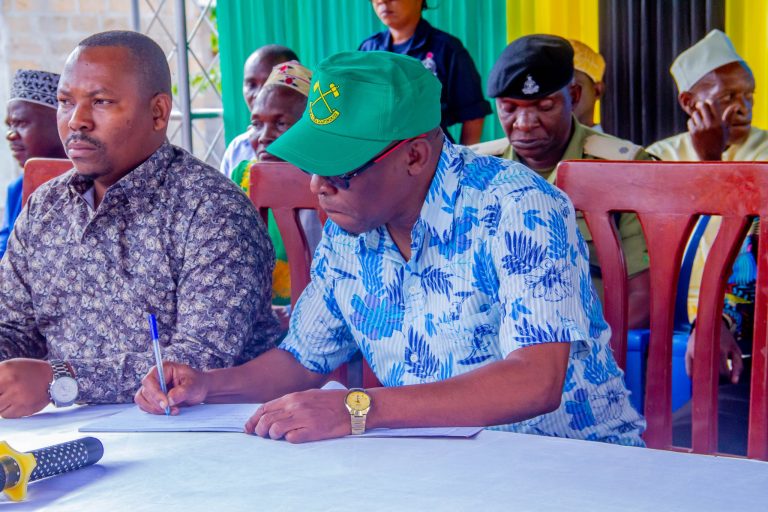 MWENYEKITI CCM ILALA AMPA KONGOLE DIWANI KATA PUGU STESHENI.