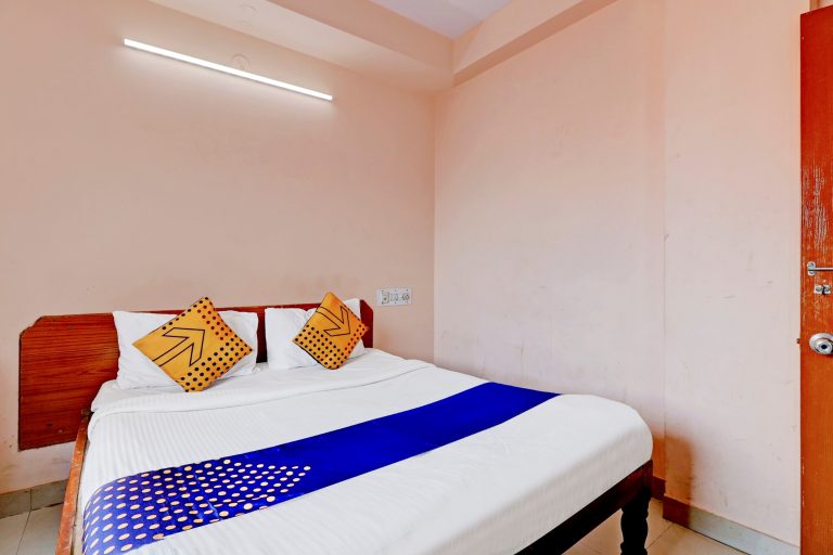NIMEMFUMANIA MKE WANGU LODGE WAKATI NI MJAMZITO, INAUMA SANA!!