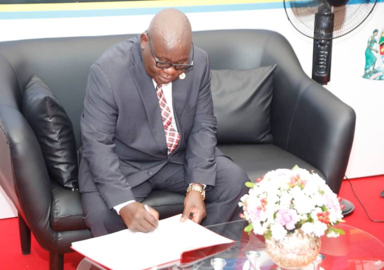 CAG AWAKARIBISHA WANANCHI KUTEMBELEA BANDA MKAGUZI MKUU WA HESABU ZA SERIKALI SABASABA