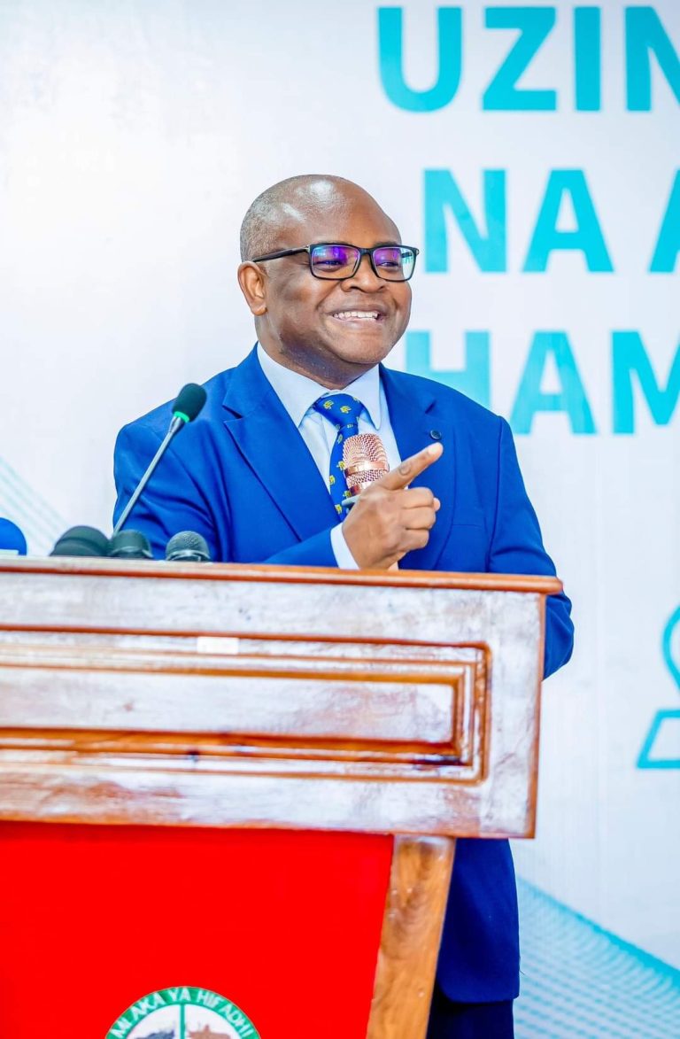 PROF.MKUMBO ATEMBELEA UWEKEZAJI WA HOTELI MPYA  YA KITALII PARROT JIJINI ARUSHA.