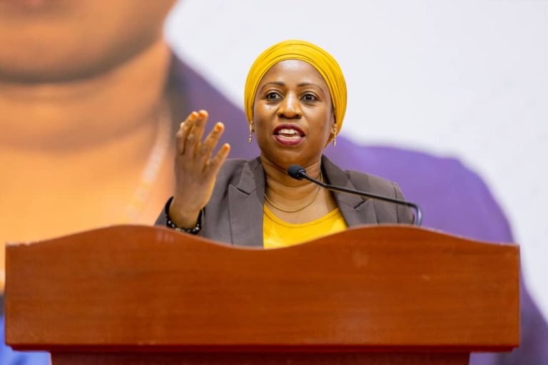 WAFUNDISHENI WATOTO WA KIKE KUHUSU HEDHI SALAMA 