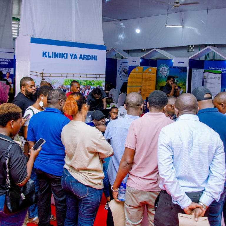 HATI ZA ARDHI ZINAENDELEA KUTOLEWA SABASABA, DAR ES SALAAM