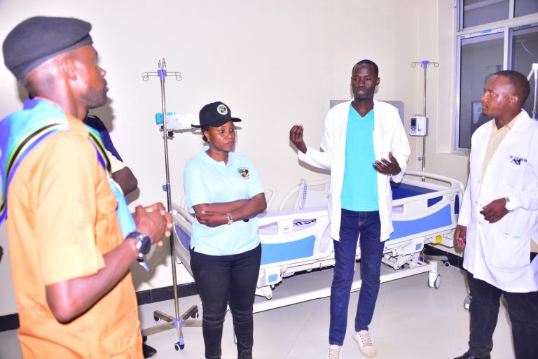 KIONGOZI WA MBIO ZA MWENGE AKOSHWA NA MIRADI YA AFYA MKALAMA