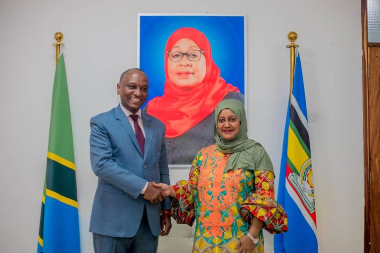 BALOZI KASIKE AKUTANA NA MKURUGENZI MKUU WA TANTRADE