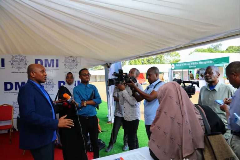 DMI YAWAASA WASICHANA KUJIUNGA KADA YA UBAHARIA 