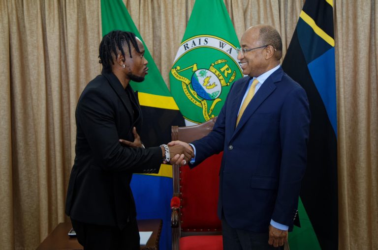 ZANZIBAR KUSHIRIKIANA NA WASANII KUTANGAZA VIVUTIO-DKT.MWINYI