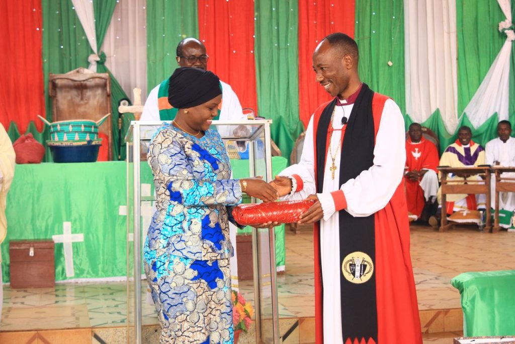 MHE. KATIMBA AWAHIMIZA WAUMINI WA KANISA LA ANGLICAN KUJIANDIKISHA KWENYE DAFTARI LA MPIGA KURA