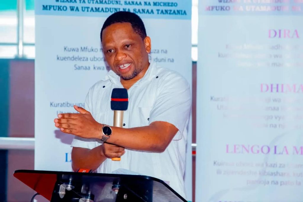 MHE. MWINJUMA AAGIZA MFUKO WA UTAMADUNI NA SANAA TANZANIA UKUTANE NA WASANII