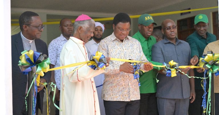 WAZIRI MKUU AZINDUA HOSPITALI YA RUFAA NGAZI YA MKOA YA TOSAMAGANGA MKOANI IRINGA