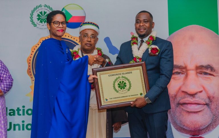 BENKI YA NMB YAJIDHATITI YAIMARISHA UHUSIANO WA KIBIASHARA KATI YA TANZANIA NA COMORO