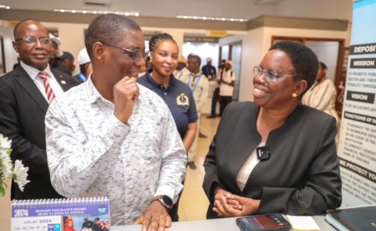 NAIBU KATIBU MKUU- WIZARA YA FEDHA ATEMBELEA BANDA LA BOT MAONESHO YA SABASABA