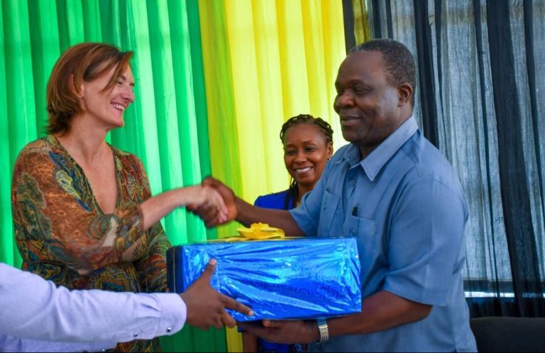 PROGRAMU YA SHULE BORA YATOA MSAADA WA SHILINGI MILIONI 40