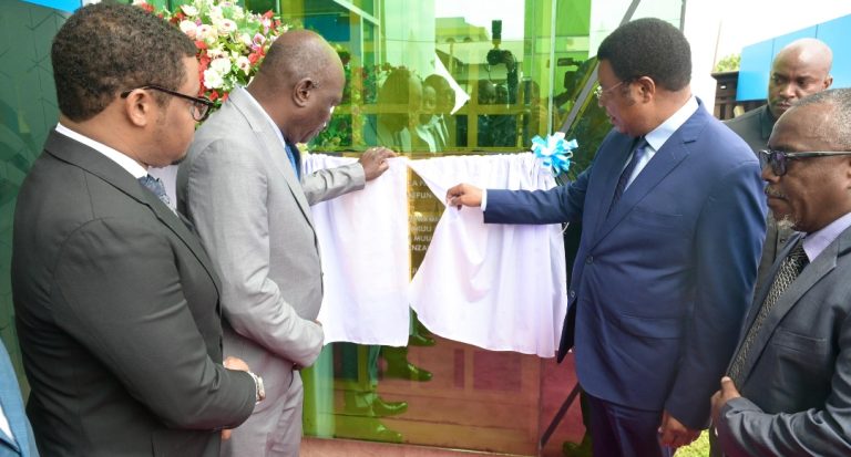 WAZIRI MKUU AZINDUA TAWI LA BENKI YA PBZ MOROGORO