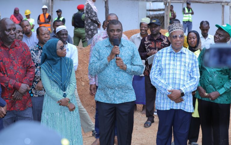 MAKAMU WA PILI WA RAIS ZANZIBAR  AFANYA ZIARA TUMBATU